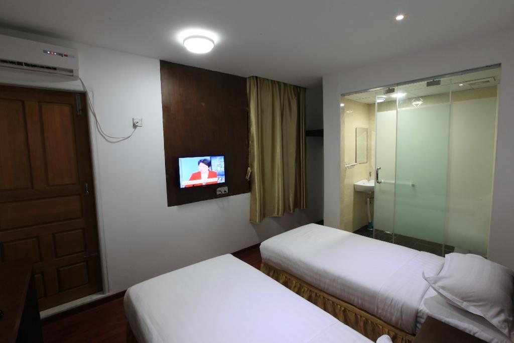 Yangon Regency Hotel Exterior photo