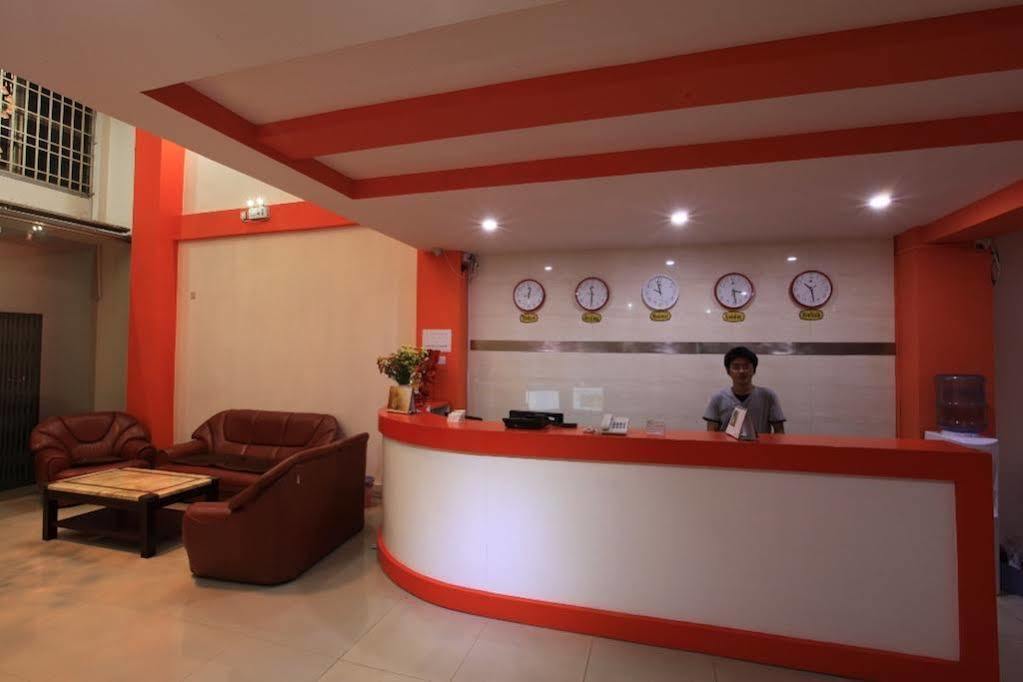 Yangon Regency Hotel Exterior photo
